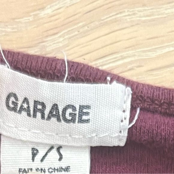 Spaghetti strap cropped tank top - Picture 2 of 3